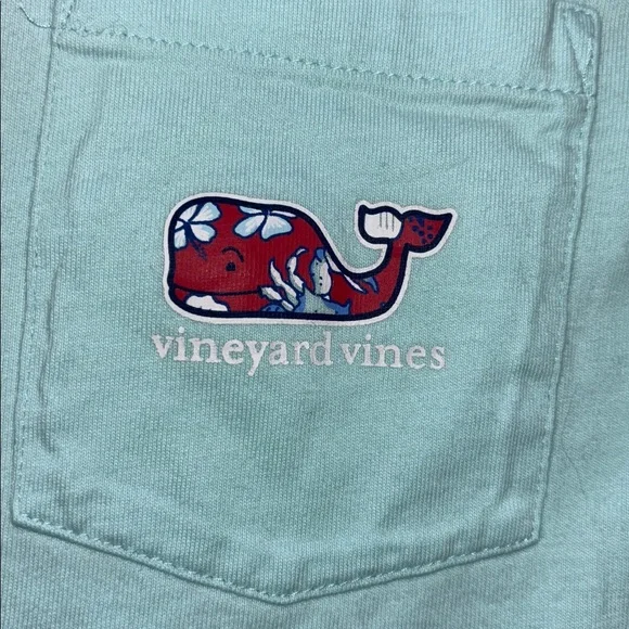 Vineyard Vines Aqua Tee with Floral Whale and crab Design size youth large - Picture 4 of 5